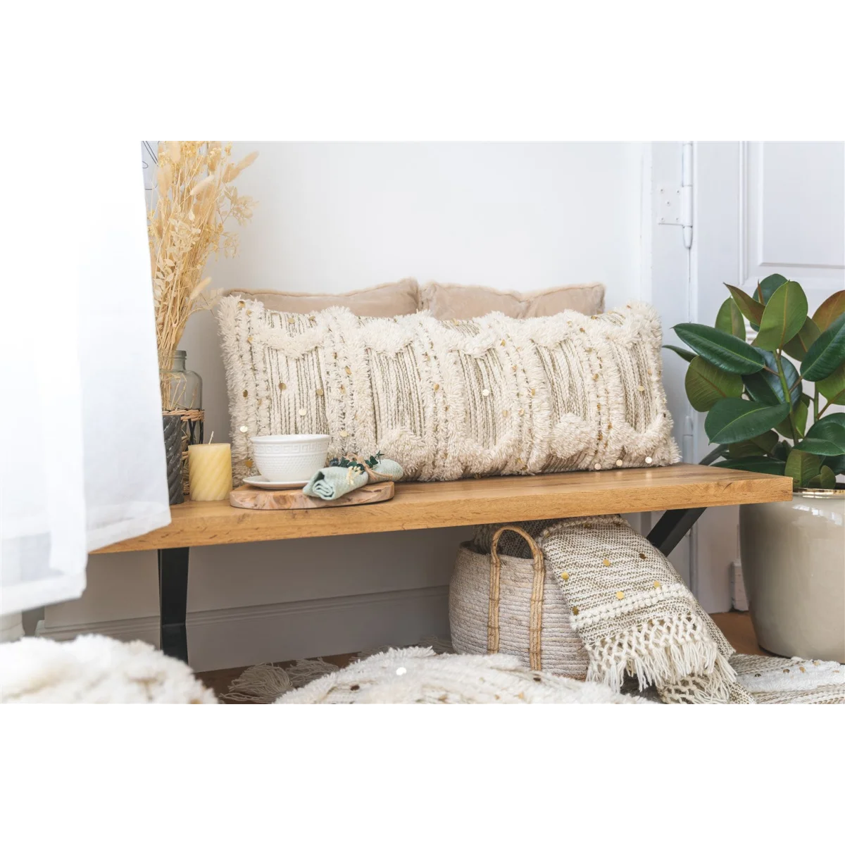 Coussin rectangulaire en laine écrue et khaki avec franges, sequins et motifs texturés