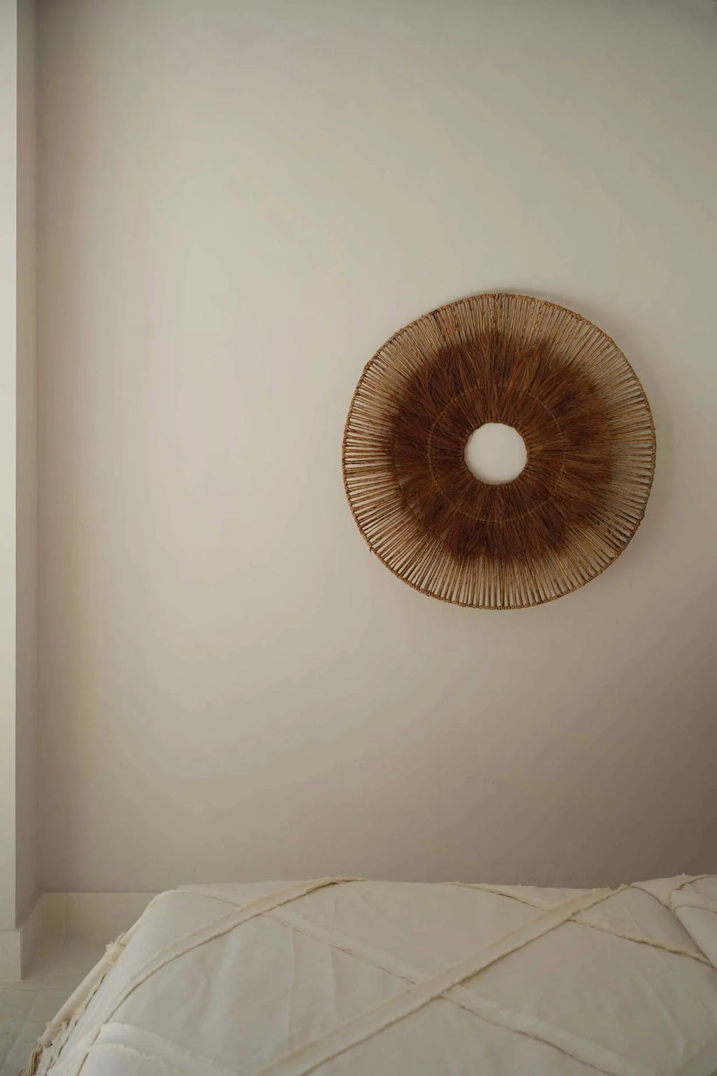 Déco murale en feuilles de bananier et noix de coco 90 cm