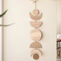 Déco murale lune en bois en situation