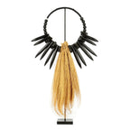Anneau décoratif en perles noires avec ornements pointus et tassels en fibre naturelle