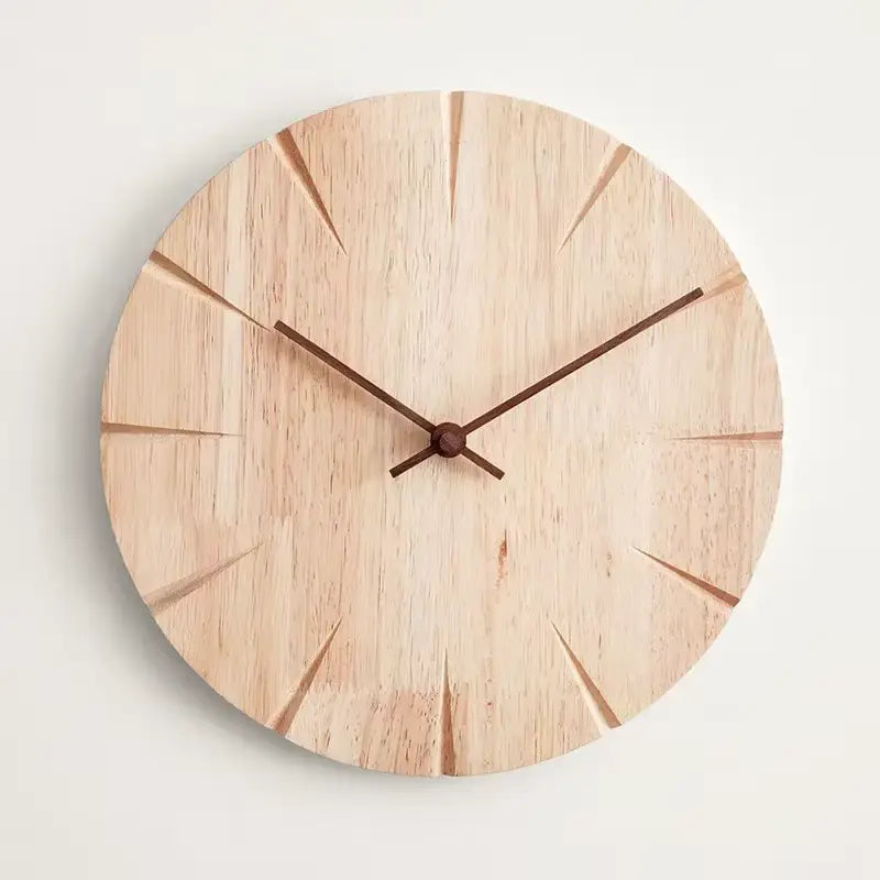 Horloge murale ronde en bois vue de face