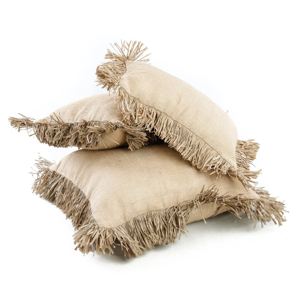 Housse de coussin carrée en jute et raphia beige avec franges