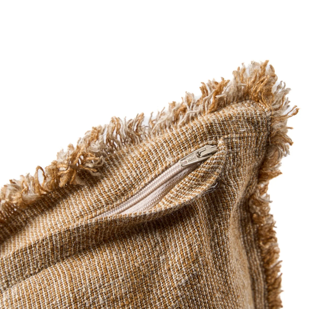 Housse de coussin lin frangé beige camel 50x50 cm, dos avec zip