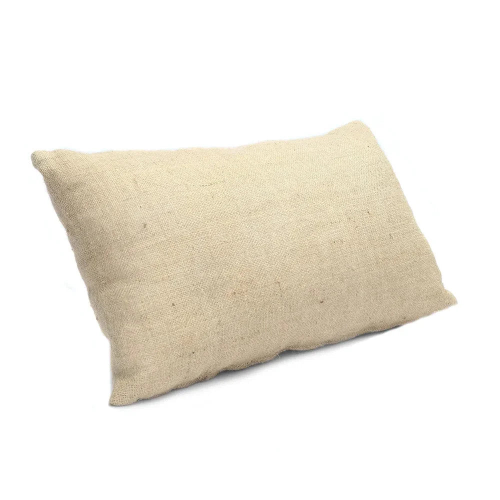 Oreiller rectangulaire beige clair en jute naturelle à texture pour décoration intérieur
