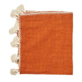 Jeté de lit terracotta en coton avec pompons – 246x126 cm