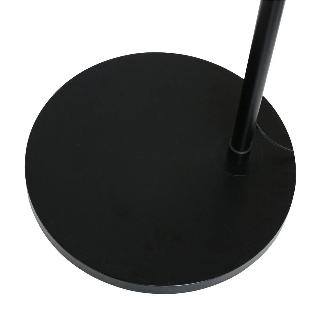 Base circulaire noire mate d’une lampe à arc moderne H180 cm