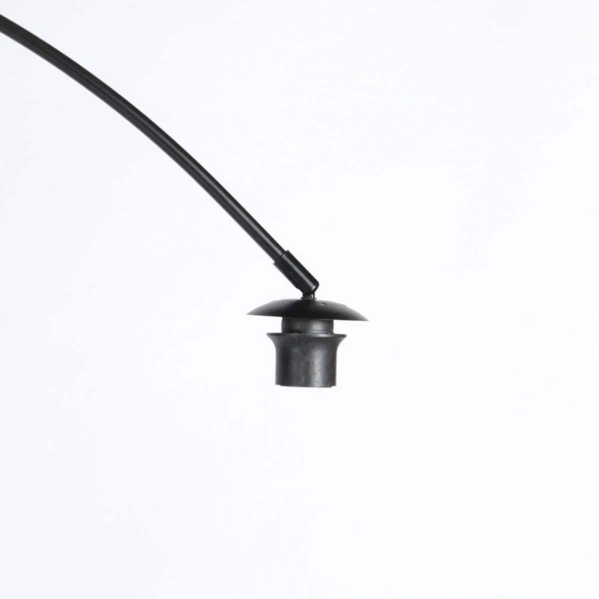 Connecteur câble plastique noir pour lampadaire arc métal noir H180 cm