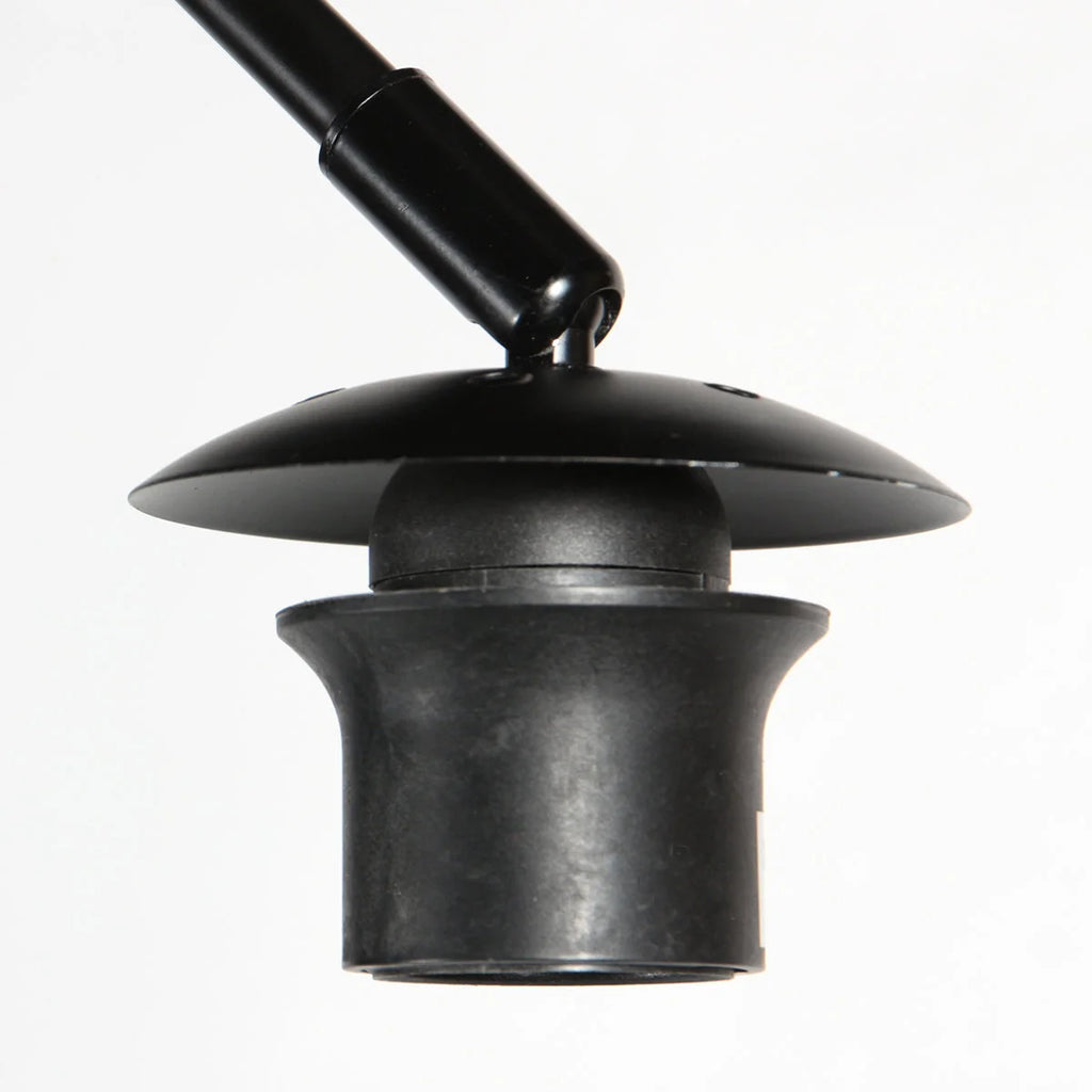 Base en métal noir pour lampadaire arc H180 cm avec abat-jour rotin ajouré