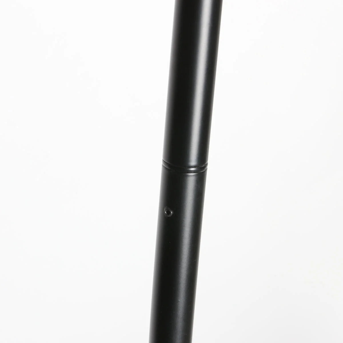 Lampadaire arc métal noir mat, abat-jour rotin ajouré, H180 cm