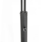 Poteau réglable en métal noir avec deux bras courbés et bouton inférieur pour Lampadaire en métal noir à 3 bras courbés abat-jour en cannage naturel