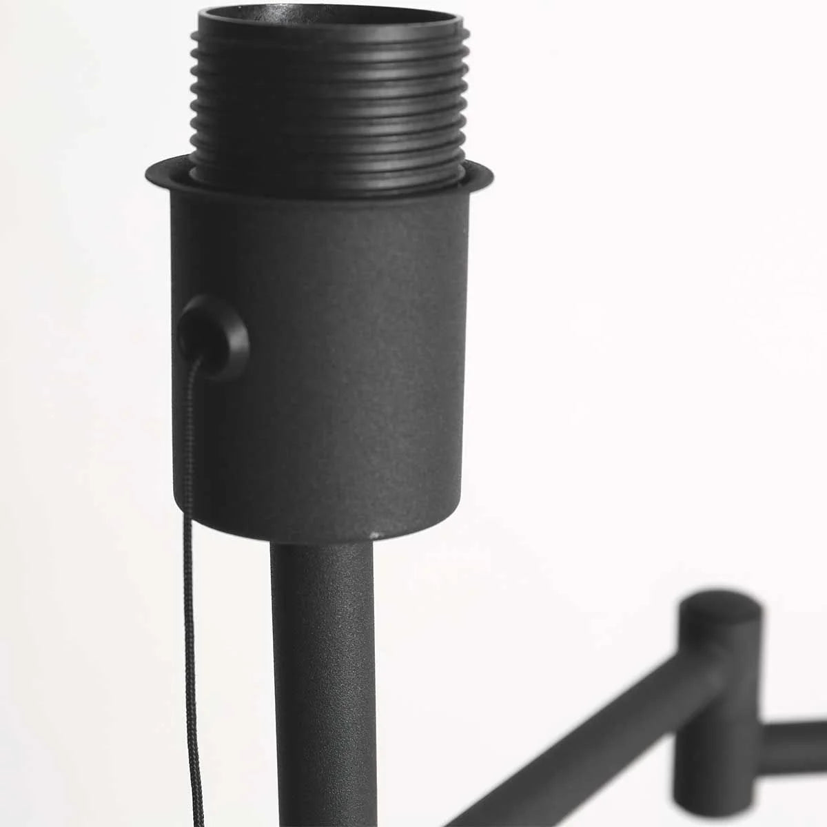 Ampoule noire avec prise filetée et chaîne de suspension pour Lampadaire noir en métal