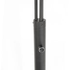 Base cylindrique noire avec molette argentée et tiges verticales pour lampe en rotin tressé noir et beige sur arches métal noir, H180 cm