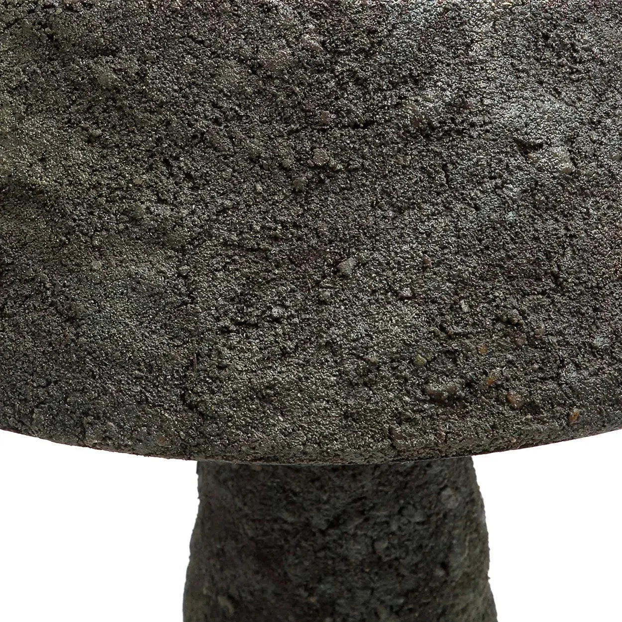 Lampe à poser en béton gris texture brute forme conique – H38 cm