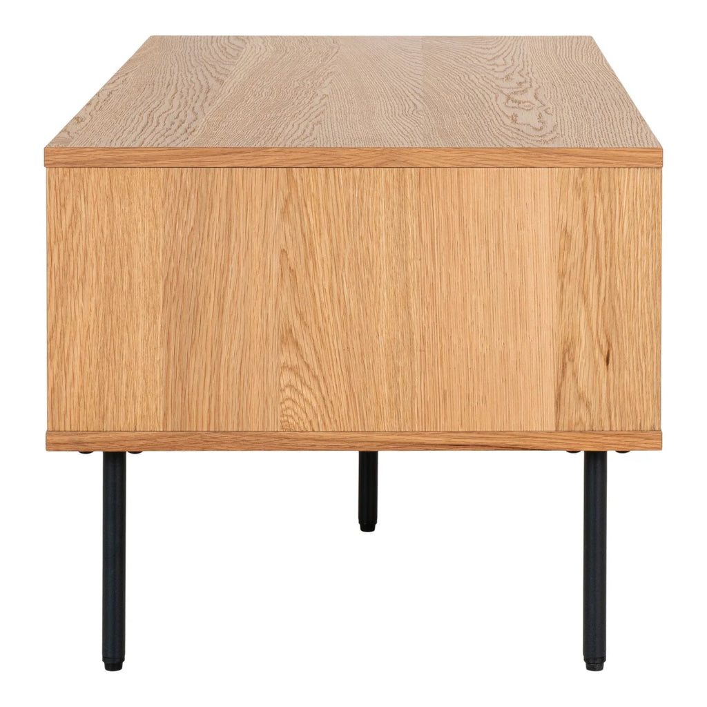 Table basse en bois clair de chêne avec pieds en métal noir
