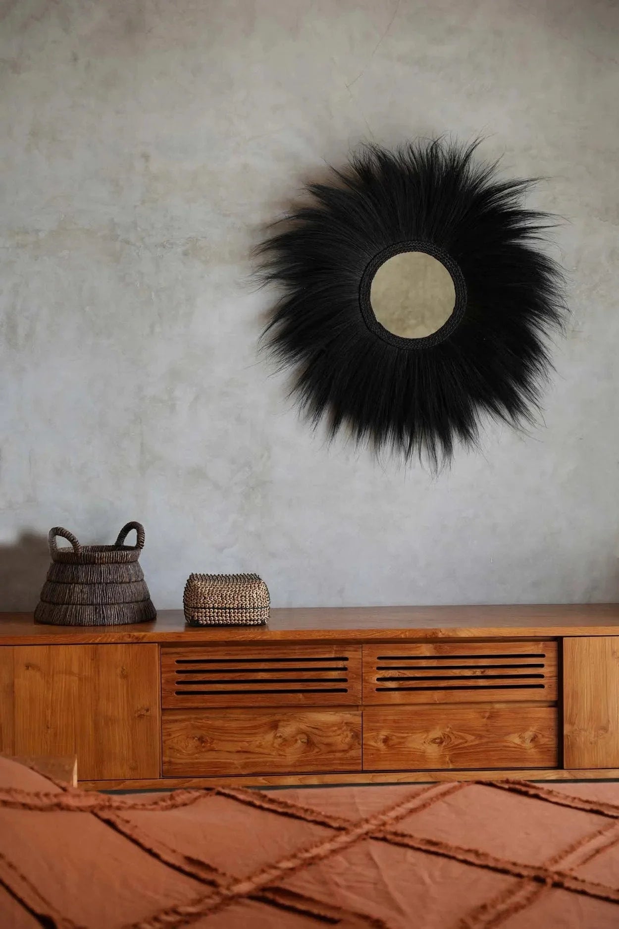 Miroir mural rond décoratif avec frange noire en rayung, modèle Simba 100 cm