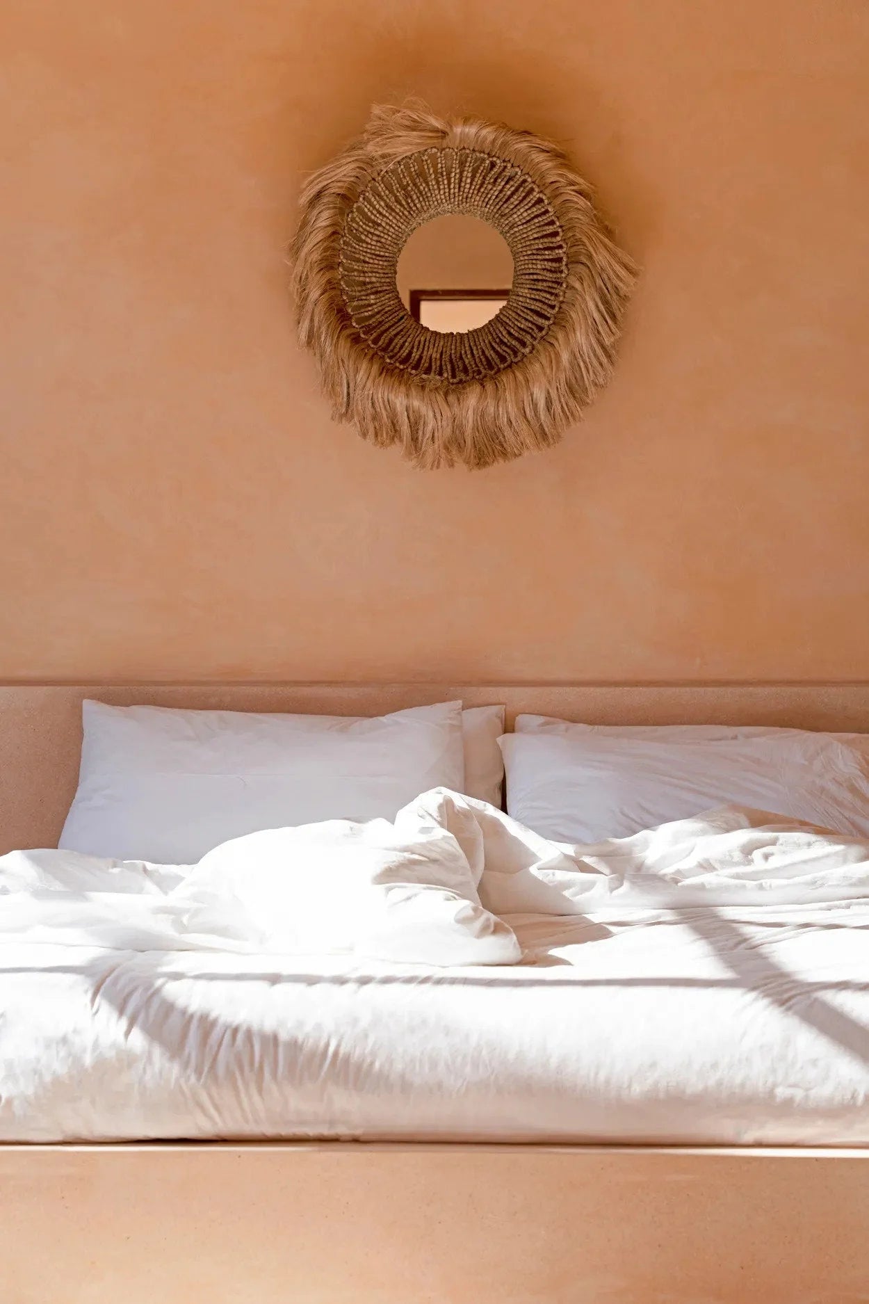 Miroir mural rond en abaca tressé bordure frangée naturel – Ø25 cm