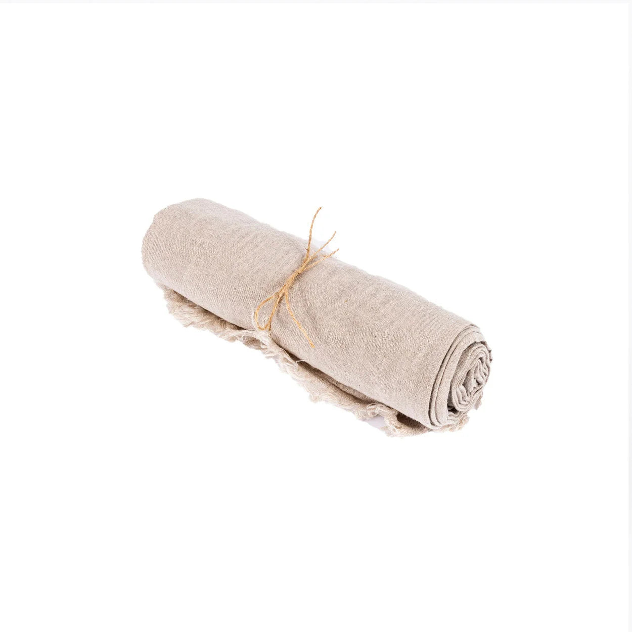 Tissu en lin beige clair roulé avec une ficelle destiné à la Nappe en lin beige 150x200 cm
