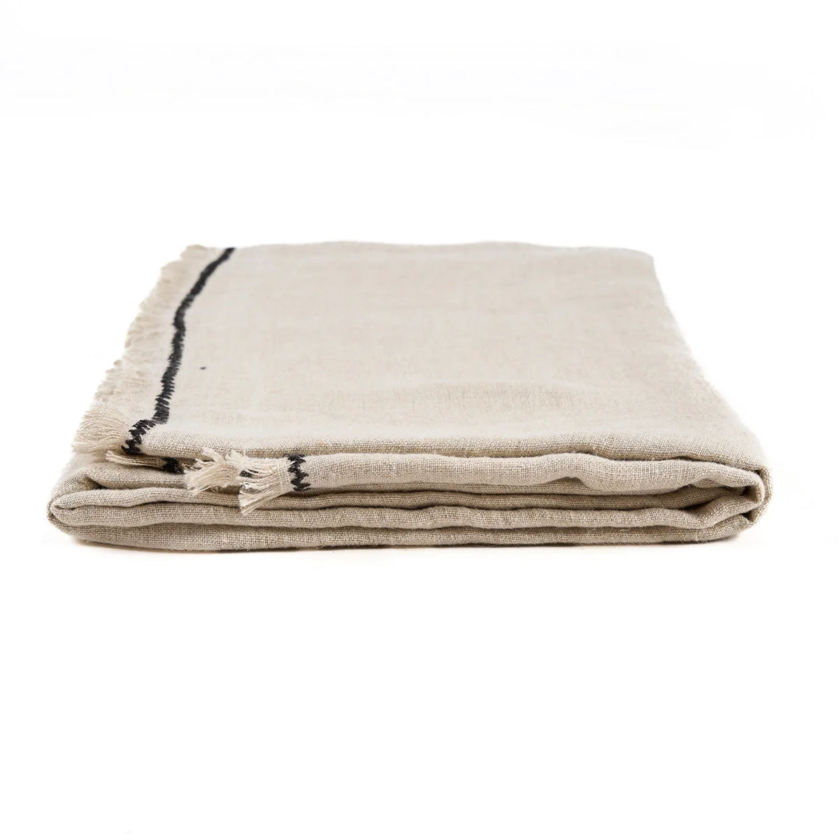 Nappe en lin beige plié bord noir frangé 150x250 cm