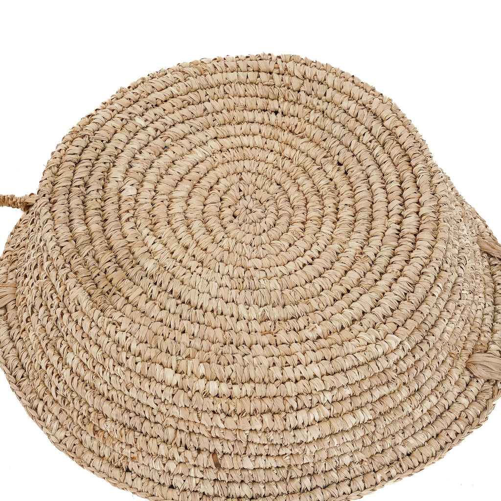 Panier rond en raphia naturel avec poignées intégrées
