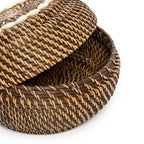 Panier en rotin foncé avec coquillages cauris 23 cm