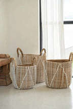 Panier en seagrass tressé naturel avec lacets blancs et anses – Ø40 cm