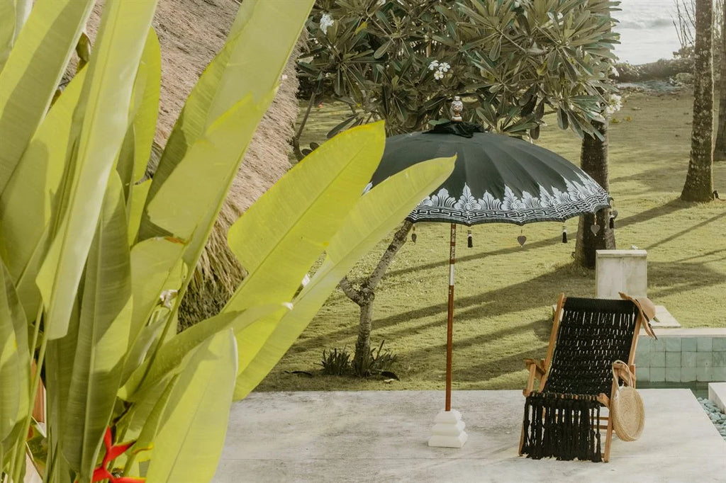 Parasol balinais noir 280 cm en tissu imperméable