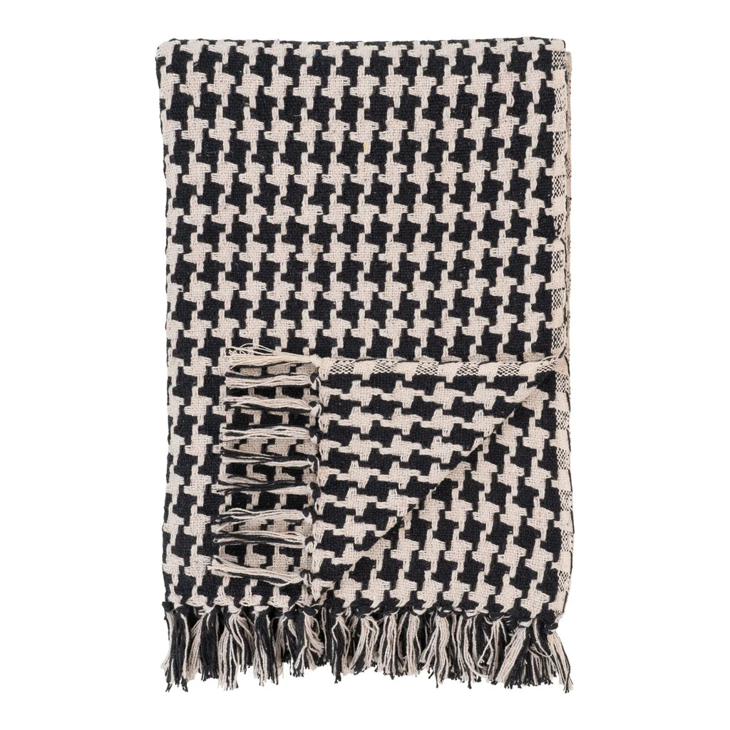 Couverture tissée pied-de-poule noir et blanc à franges