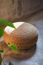 Pouf rond en jacinthe tressée naturel de 60 cm de diamètre pour décoration intérieure