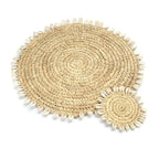 Set de table rond en raphia naturel avec bordure coquillages et coques de cowrie