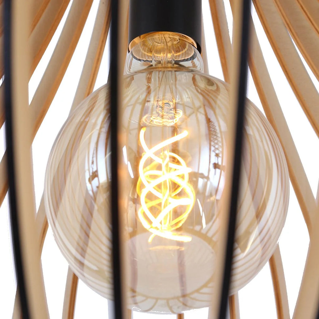 Ampoule décorative illuminée dans suspension en bois ajouré en forme de goutte naturel