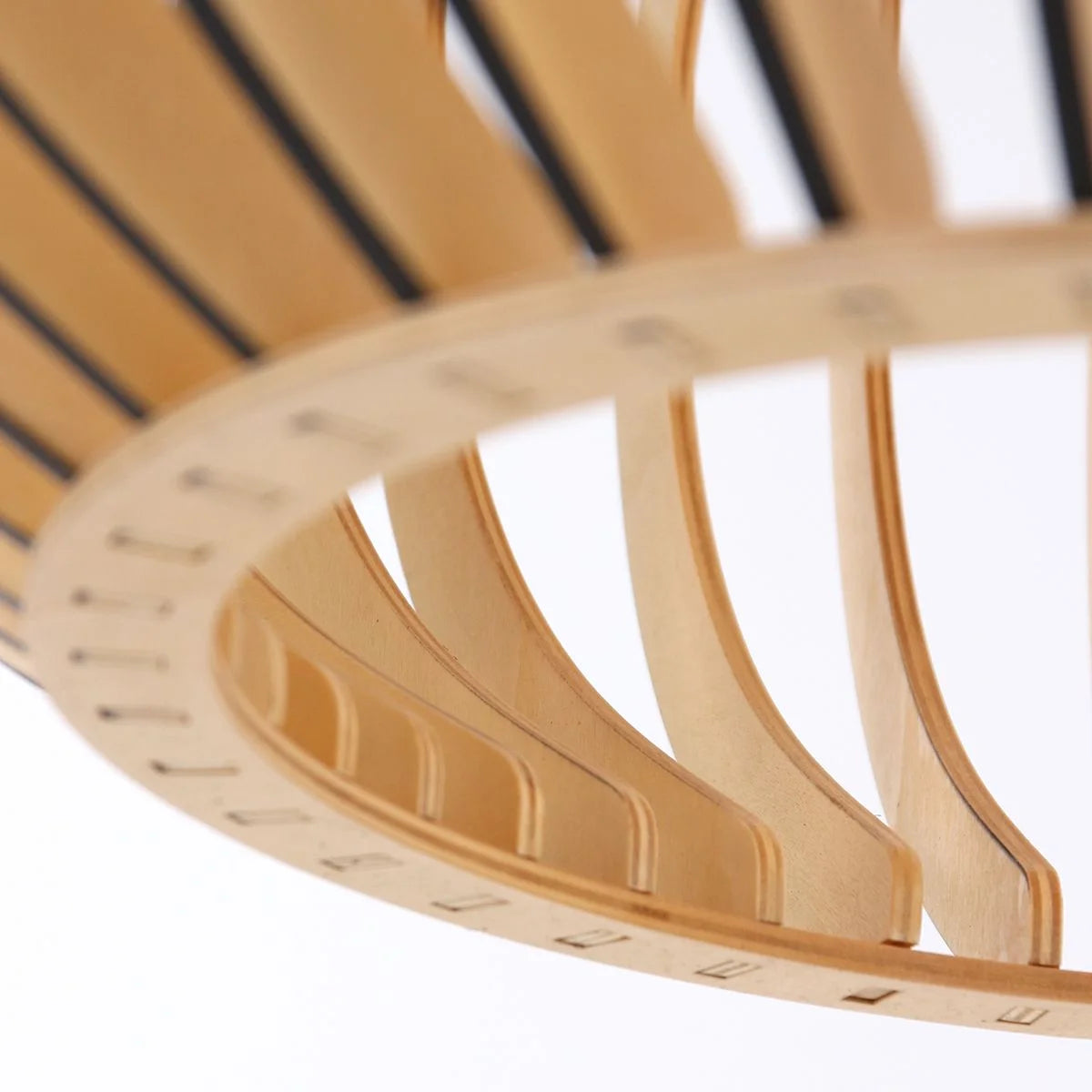 Abat-jour en lamelles de bois naturel forme goutte pour suspension Ø50 cm