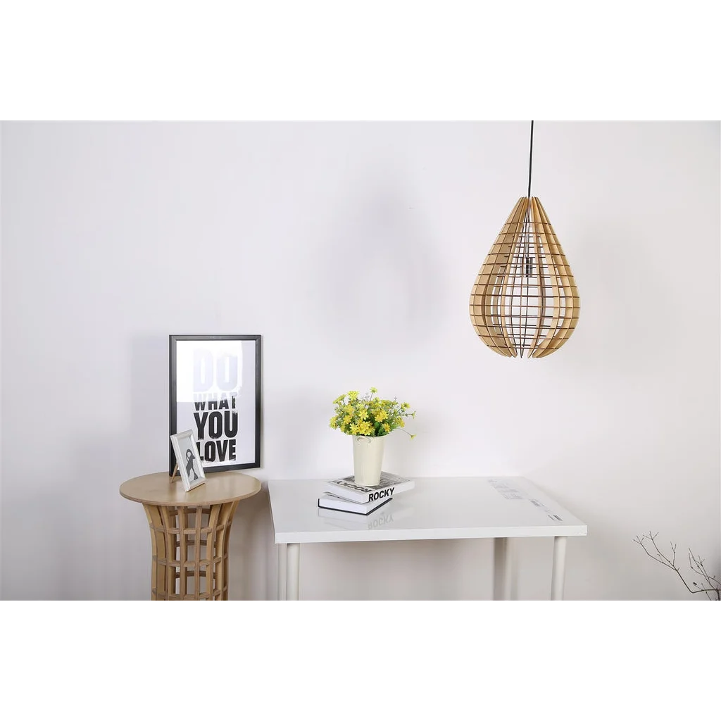 Suspension en bois en forme de goutte d’eau pour une ambiance chaleureuse et naturelle