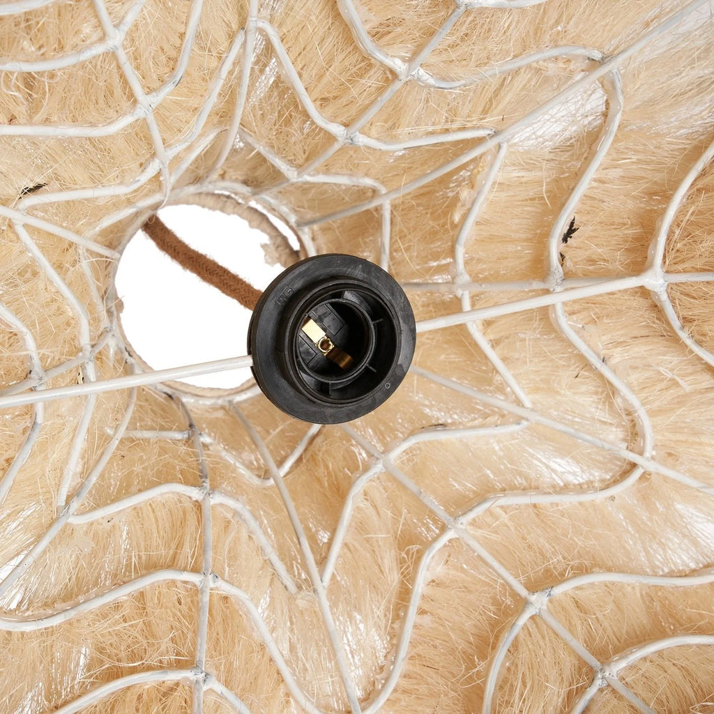 Cloche suspension fibres naturelles frangées paille Ø60 cm, vue dos structure filaire blanche et prise noire