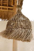 Suspension conique en jacinthe d’eau tressée avec franges naturelles – H90 cm