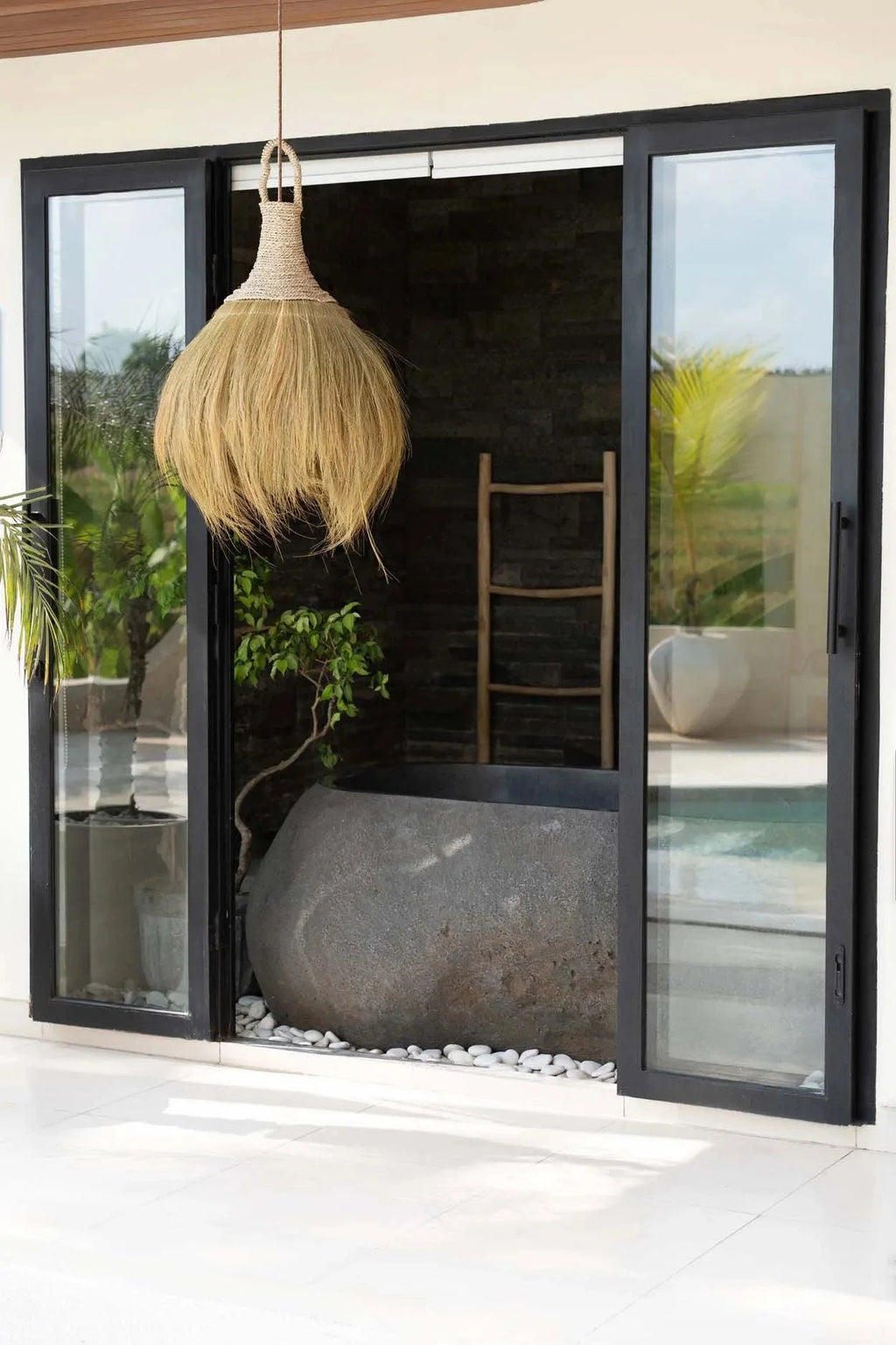 Suspension mendong tressée naturelle à franges Ø50 cm pour salon
