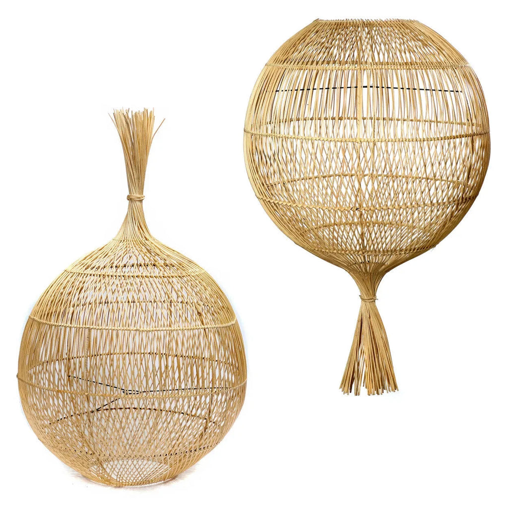 Suspension ovale en rotin naturel ajouré avec deux lampes en fibres naturelles organiques