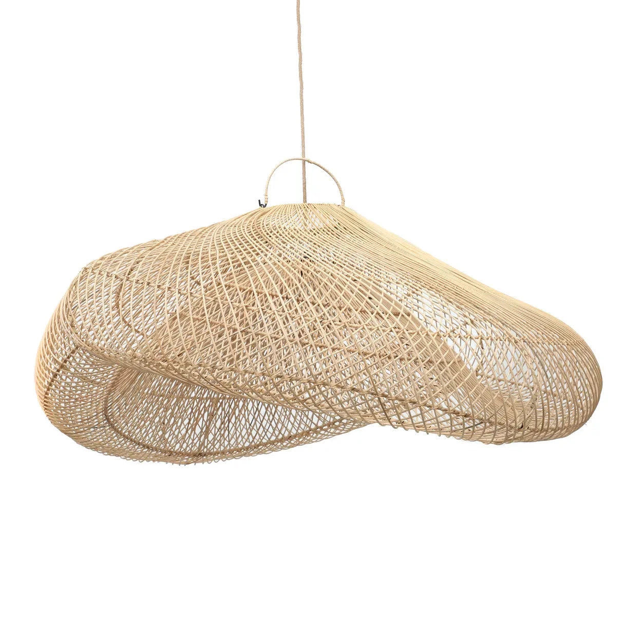 Suspension rotin naturel forme nuage Ø120 cm en vue asymétrique beige