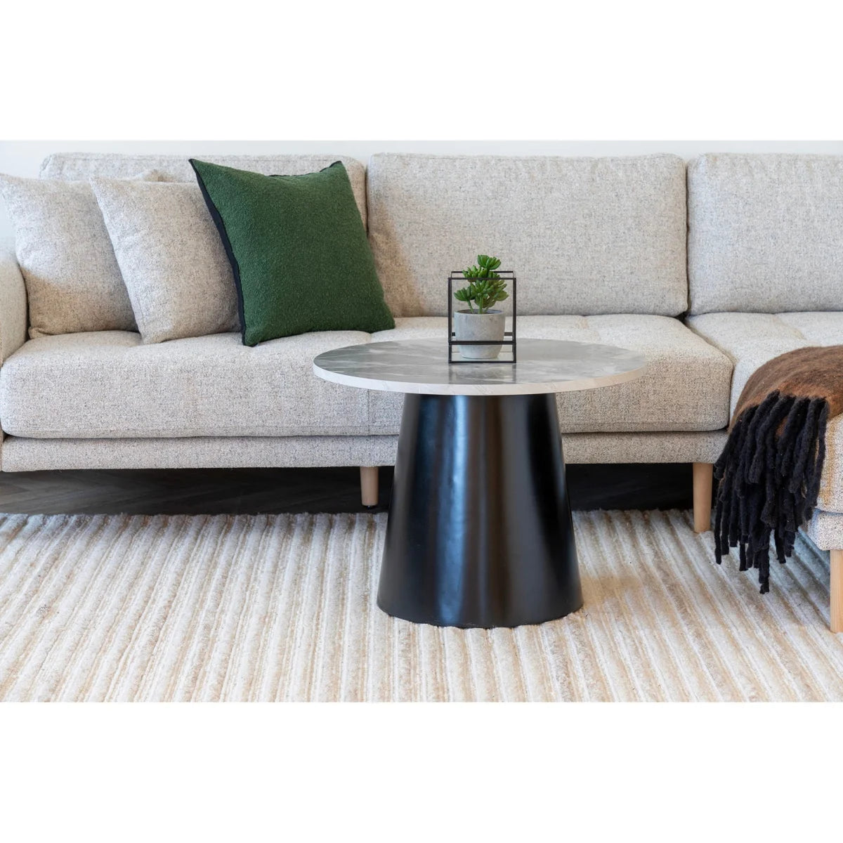 Table basse ronde noire en MDF imitation marbre blanc ø60 cm