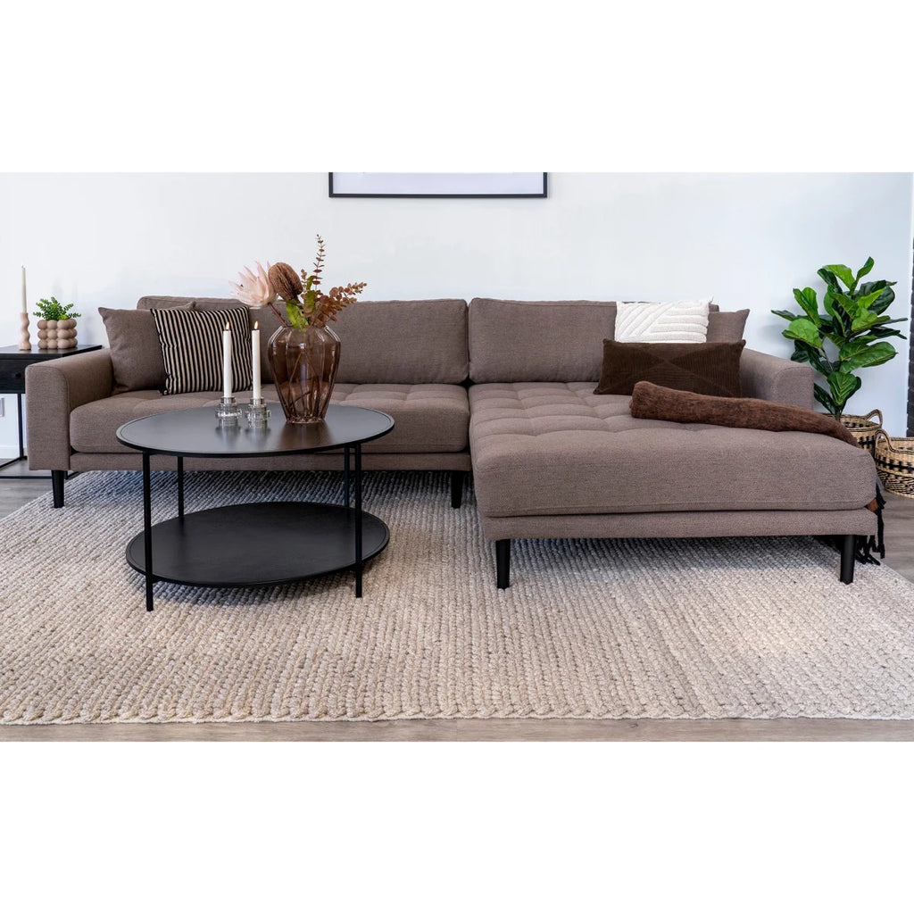 Canapé sectionnel marron avec coussins assortis