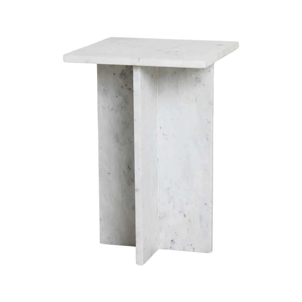 Table d’appoint carrée en marbre blanc veiné, design géométrique sculptural 35 cm