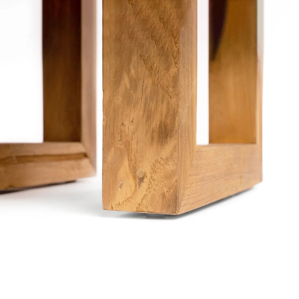 Table d’appoint carrée en teck recyclé – Finition naturelle – 50x50 cm