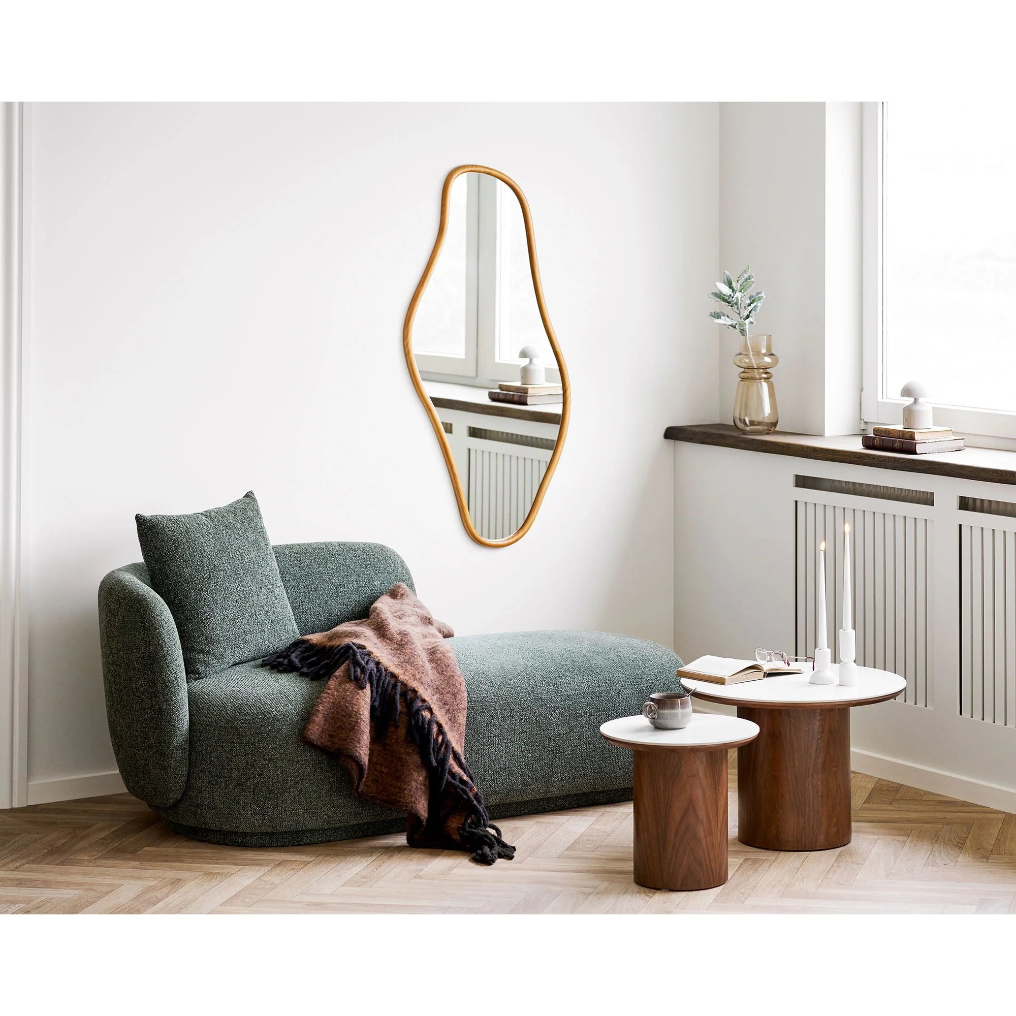 Chaise longue vert foncé texturée avec accoudoirs ronds