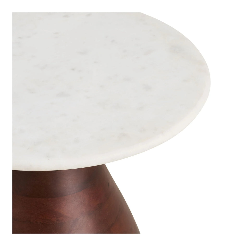 Table d’appoint ronde en marbre blanc veiné gris sur piétement bois foncé sculpté, Ø40xH41 cm