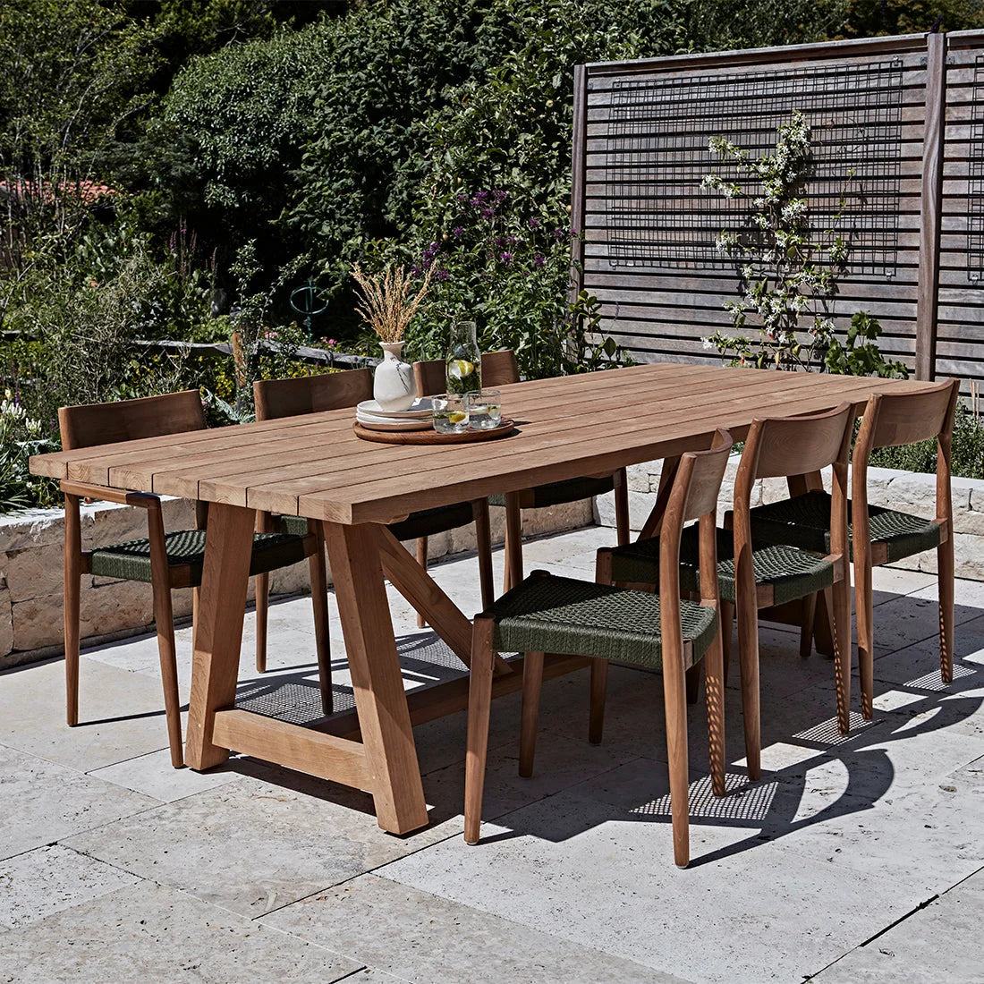 Table de jardin en teck massif pieds tréteaux 240x100 cm avec 6 chaises