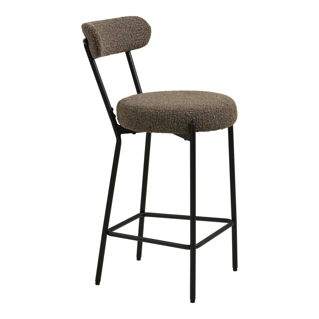 Tabouret de bar moderne en bouclé taupe avec dossier arrondi et pieds métal noir