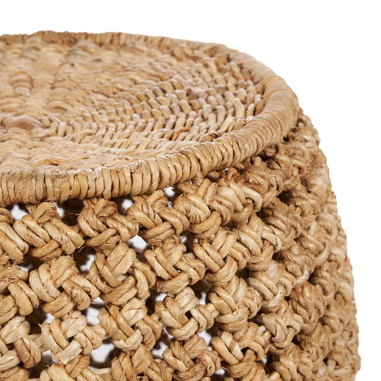 Trois tabourets cylindriques en fibres naturelles tressées beige Ø48 cm