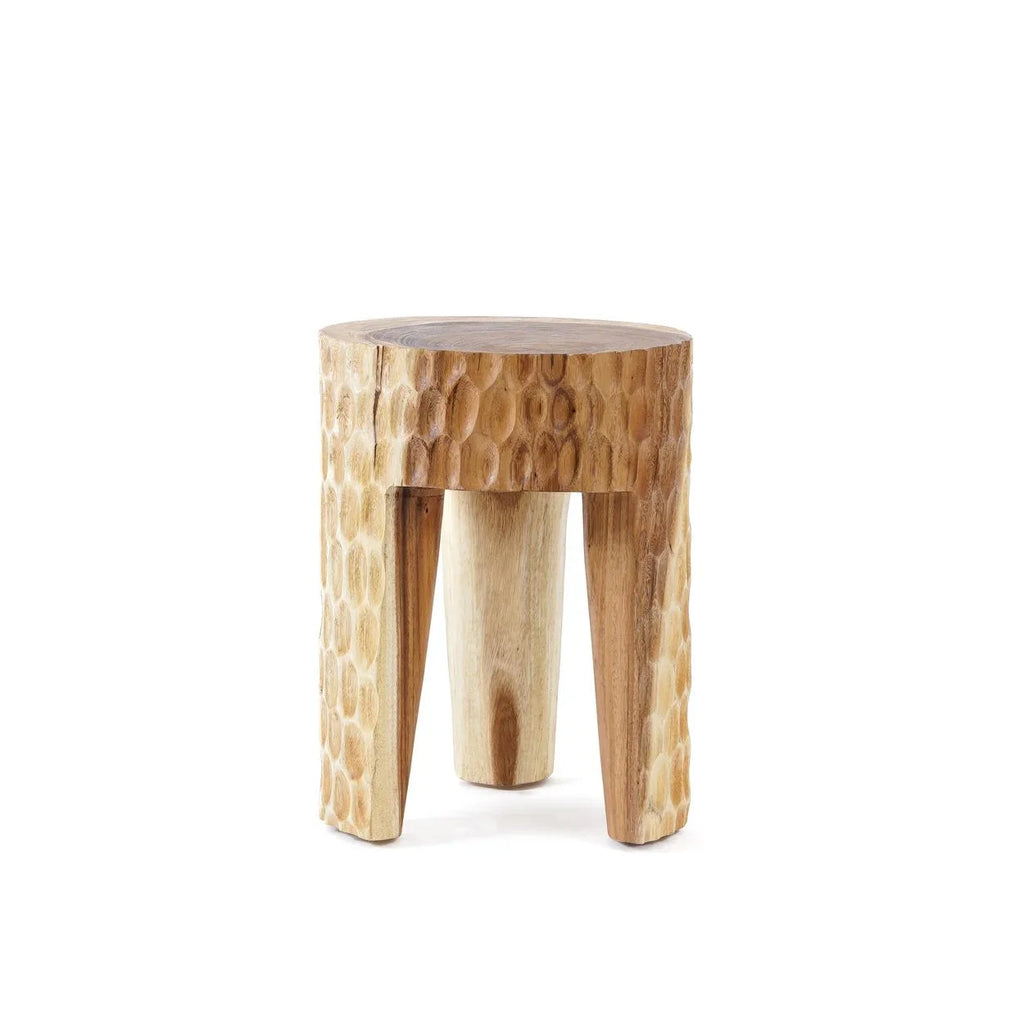 Tabouret rond en bois sculpté naturel suar avec pieds robustes – H45 cm