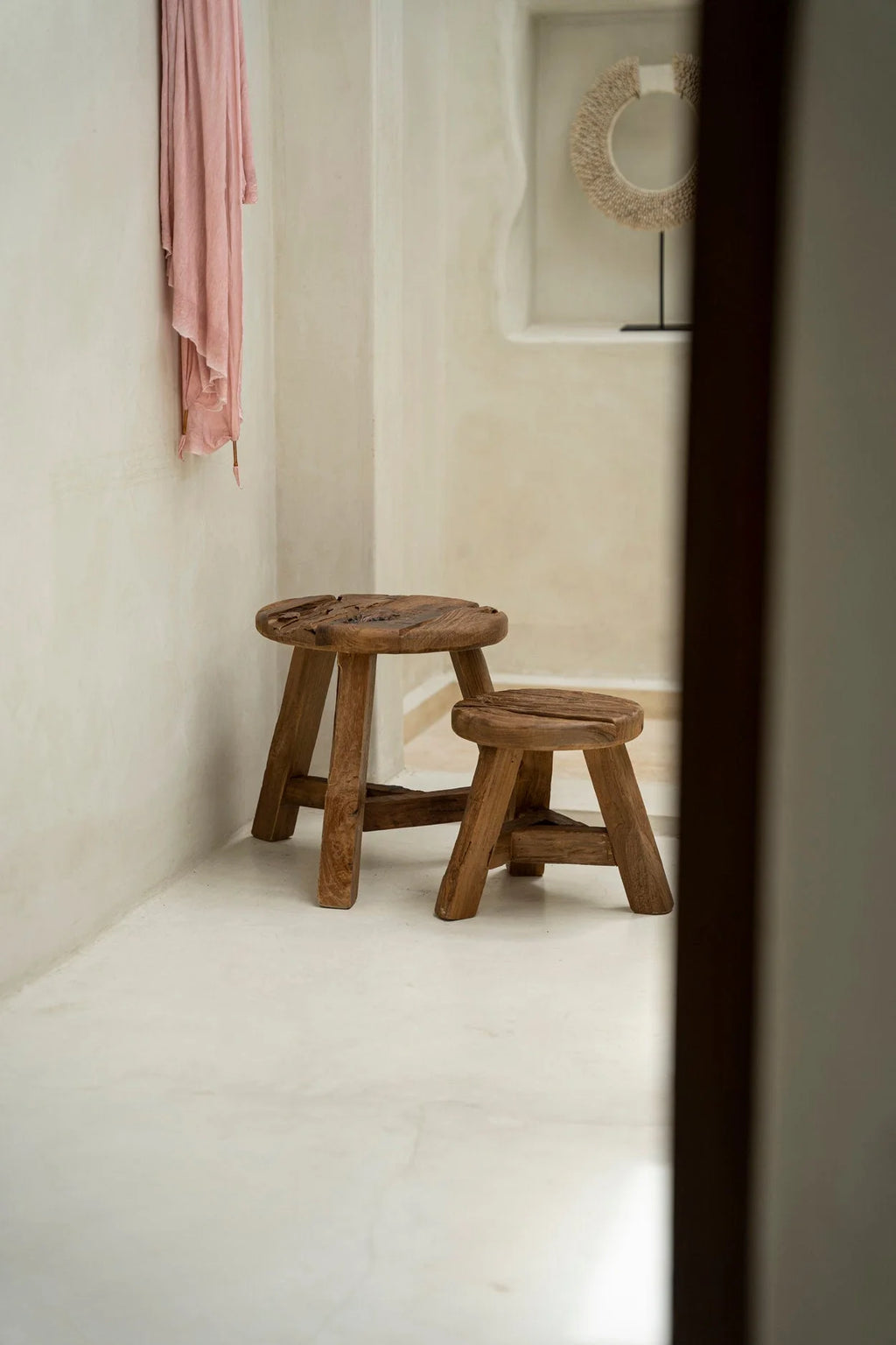 Tabouret rond en bois de teck recyclé finition brute – Ø37 cm