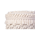 Pouf rond en laine écrue avec tassels et pompons sur pieds en bois clair
