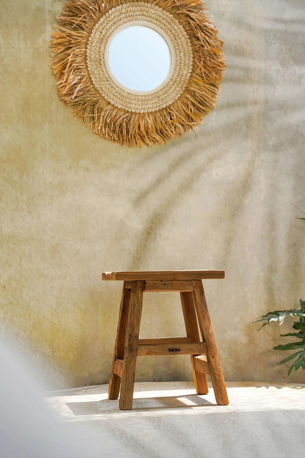 Tabouret en teck recyclé finition naturelle rustique – 40x30 cm